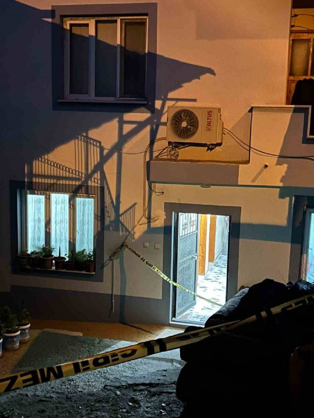 16 yaşındaki çocuk vahşice annesini öldürdü! 1